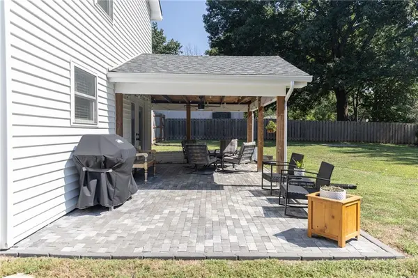 1829 152nd CIR #E, Olathe, KS 66062