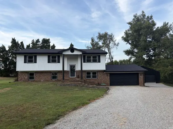 6888 Oak Grove RD, Newburgh, IN 47630-8648