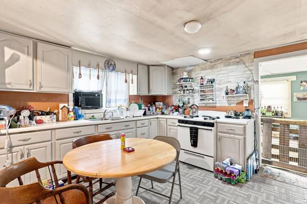 1622 Ross ST, New Castle, IN 47362-2901