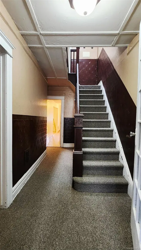 6431 Admiral AVE, Middle Village, NY 11379