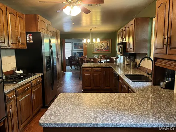 819 Willoway AVE, East Alton, IL 62024