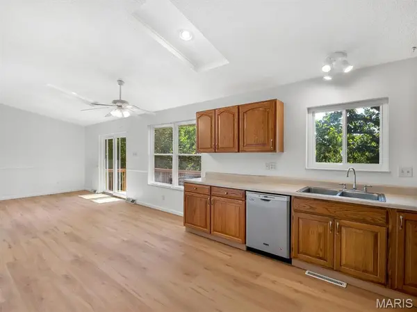2434 Zagreb RD, Pacific, MO 63069