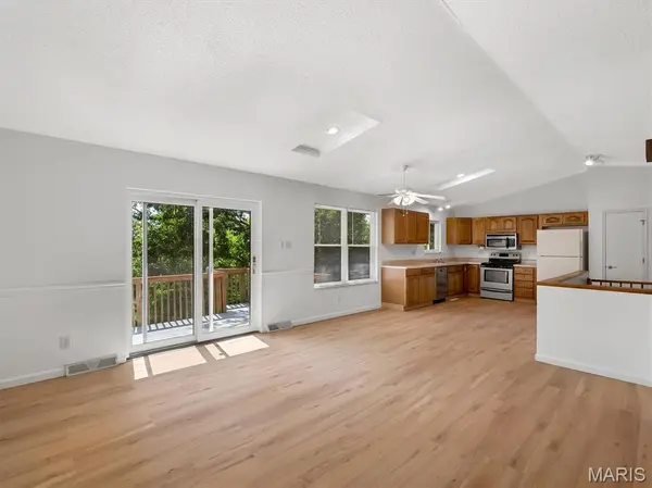 2434 Zagreb RD, Pacific, MO 63069