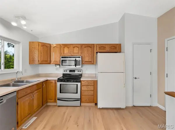 2434 Zagreb RD, Pacific, MO 63069
