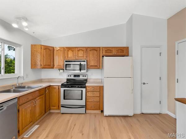 2434 Zagreb RD, Pacific, MO 63069