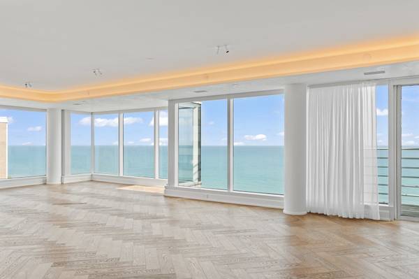 1618 SHERIDAN RD #PH, Wilmette, IL 60091