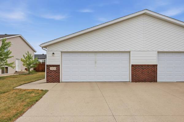 3424 16th ST S, Moorhead, MN 56560