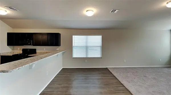 9905 Rattlesnake LN, Yukon, OK 73099