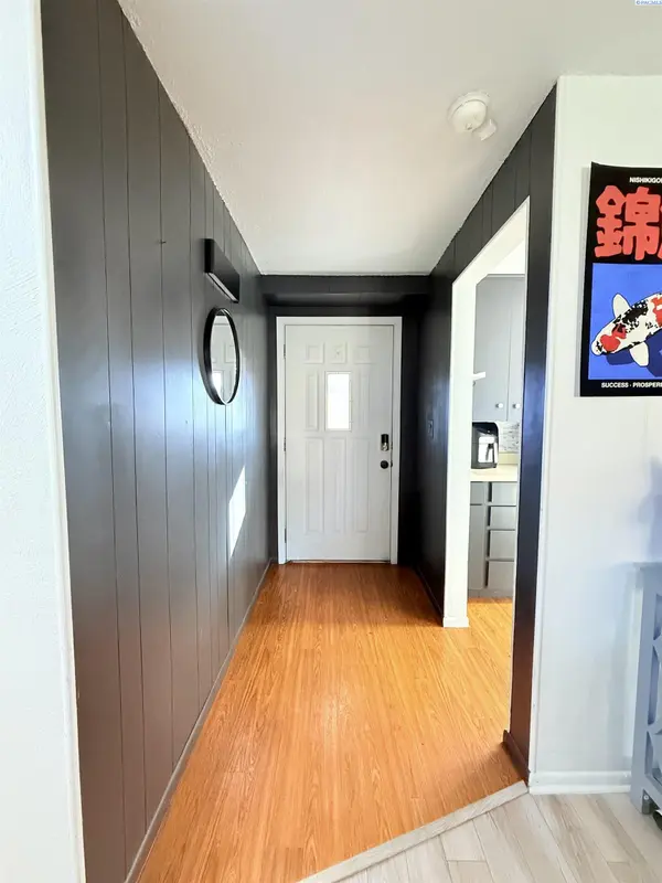 1326 W 4th Ave, Kennewick, WA 99336