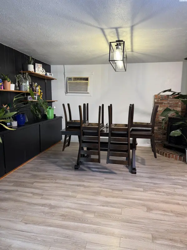 1326 W 4th Ave, Kennewick, WA 99336