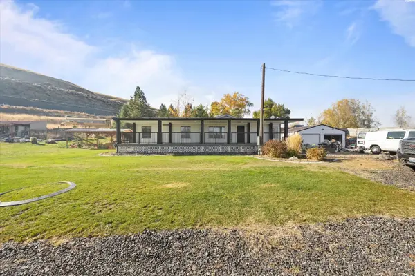 13232 N Nascar PR NE, Benton City, WA 99320-9571