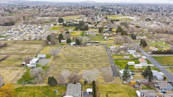 310 E 23rd Ave, Kennewick, WA 99337