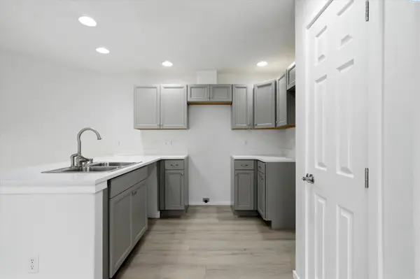 218 Sun Willows Blvd, Pasco, WA 99301