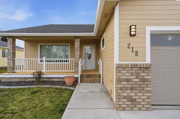 218 Sun Willows Blvd, Pasco, WA 99301