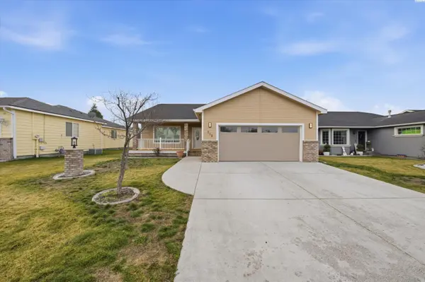 218 Sun Willows Blvd, Pasco, WA 99301