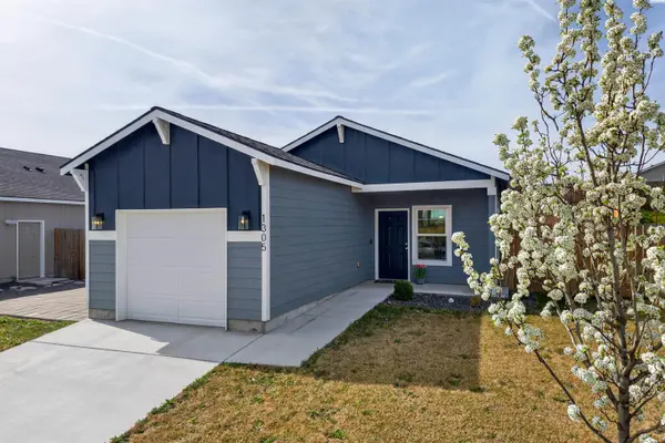 1305 12th ST,  Benton City,  WA 99320