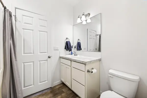 1305 12th ST, Benton City, WA 99320