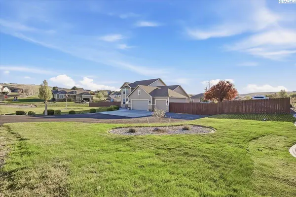 18214 S Cottonwood Springs Blvd., Kennewick, WA 99338