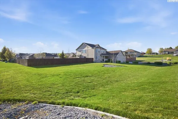 18214 S Cottonwood Springs Blvd., Kennewick, WA 99338