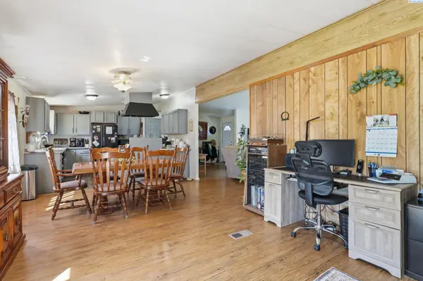 38706 N 140 PR NW, Benton City, WA 99320