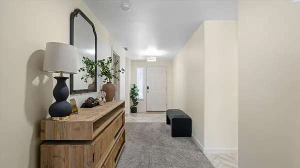 2949 Leavenworth, Richland, WA 99352