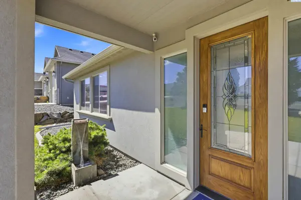 83104 E Wallowa Rd, Kennewick, WA 99338