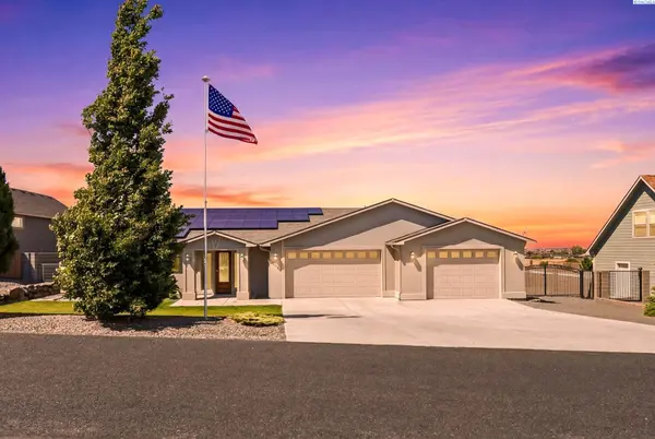 83104 E Wallowa Rd, Kennewick, WA 99338