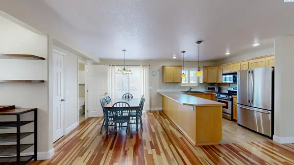 1180 SW Lost Trail Dr, Pullman, WA 99163