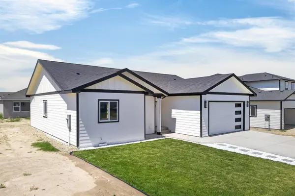 309 Olivia St, Sunnyside, WA 98944