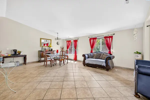 1407 Julia ave, Sunnyside, WA 98944