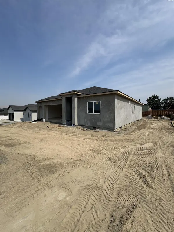 316 Olivia St, Sunnyside, WA 98944