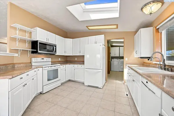 312 S Columbia Center Blvd #106 #106, Kennewick, WA 99336