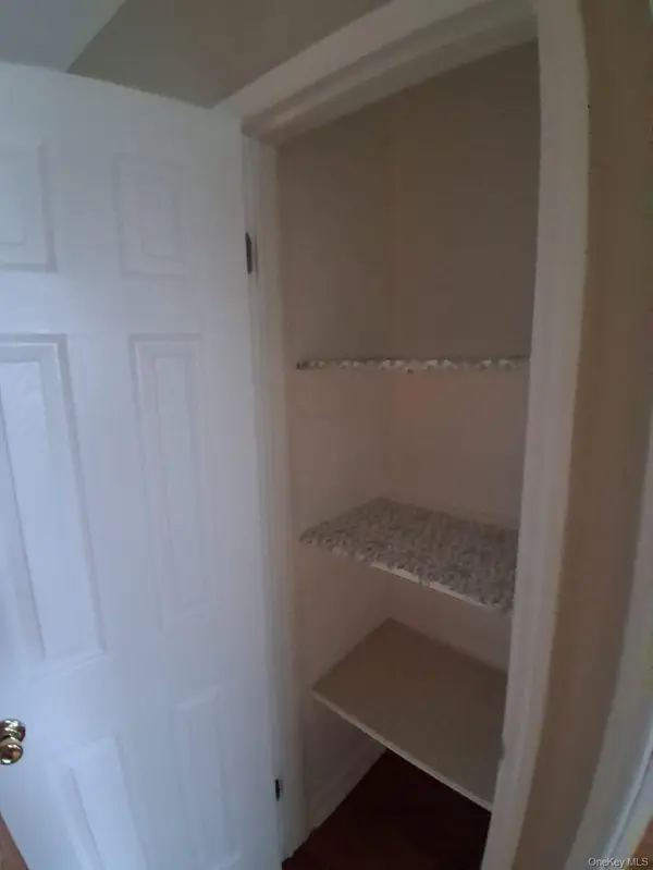 11551 203rd ST, Saint Albans, NY 11412