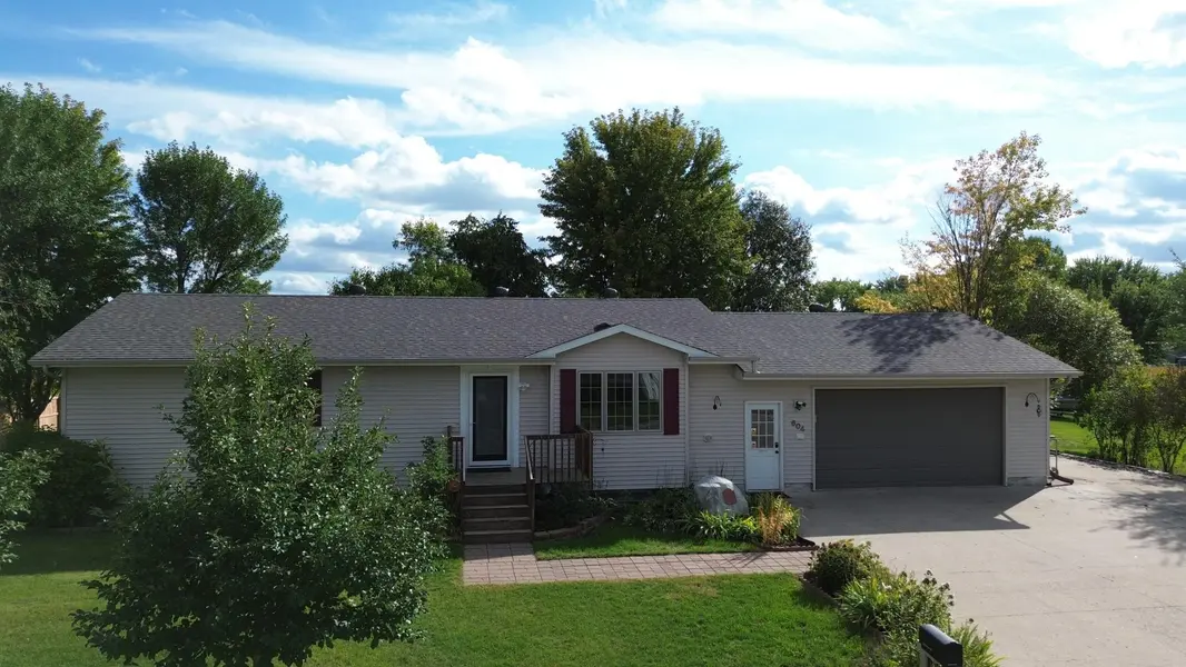 604 10th AVE SE, Barnesville, MN 56514