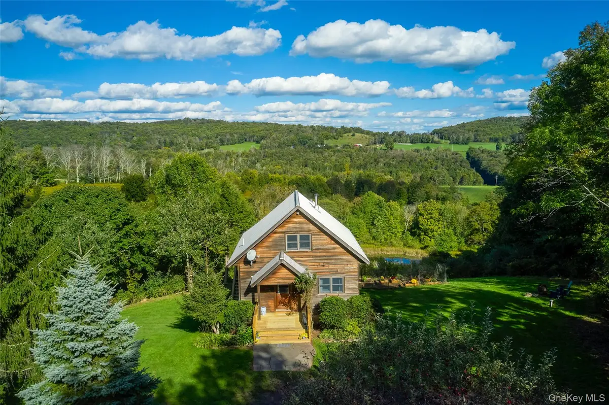 84 Kratz RD, Callicoon, NY 12723