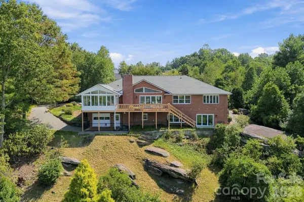 244 Mountain Valley DR, Hendersonville, NC 28739