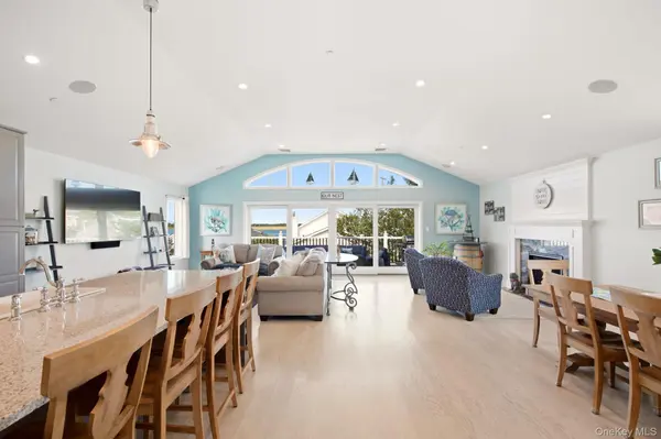 241 W Pine ST, Long Beach, NY 11561