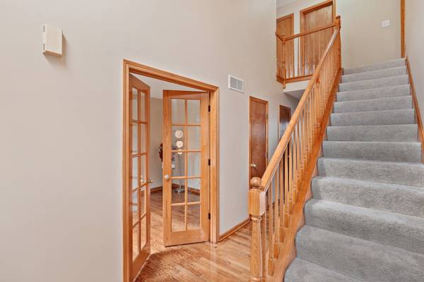 131 Tecumseh DR, Bolingbrook, IL 60490