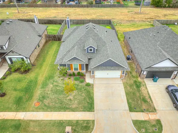 8733 Poppey PL, Yukon, OK 73099