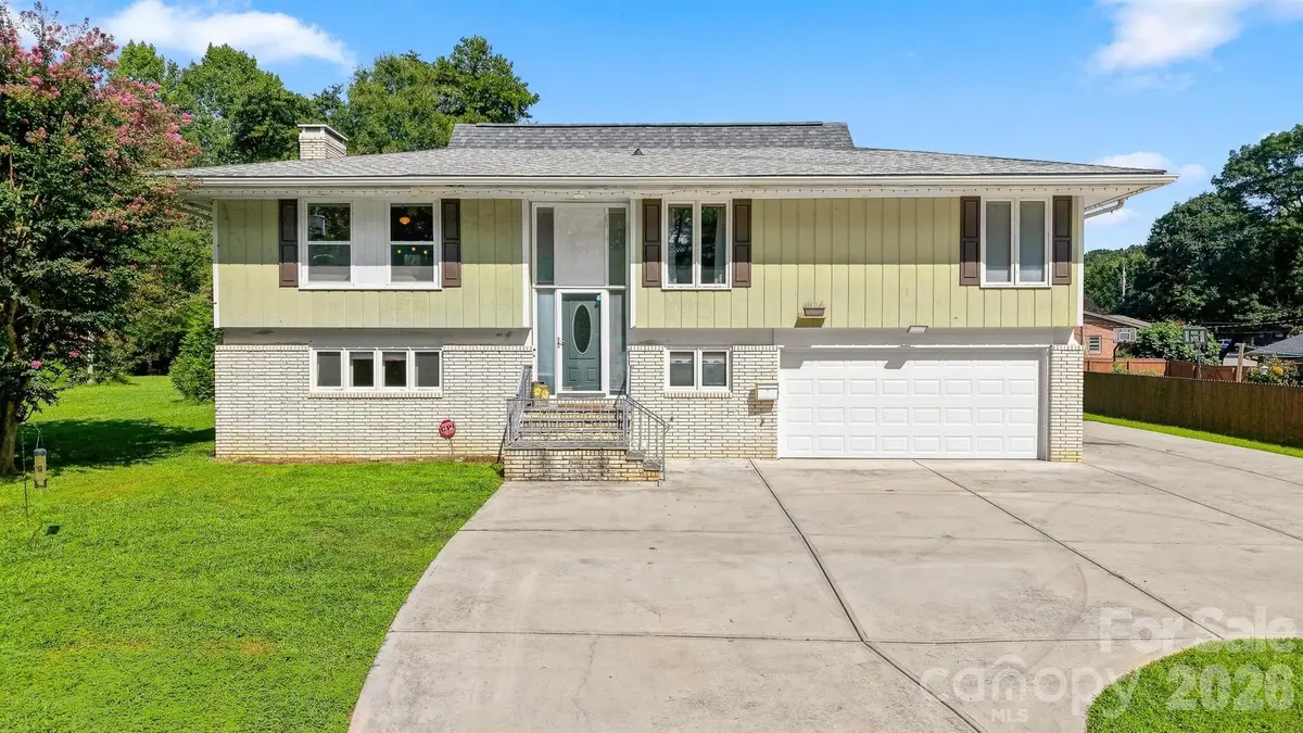 706 Springdale RD, Statesville, NC 28677