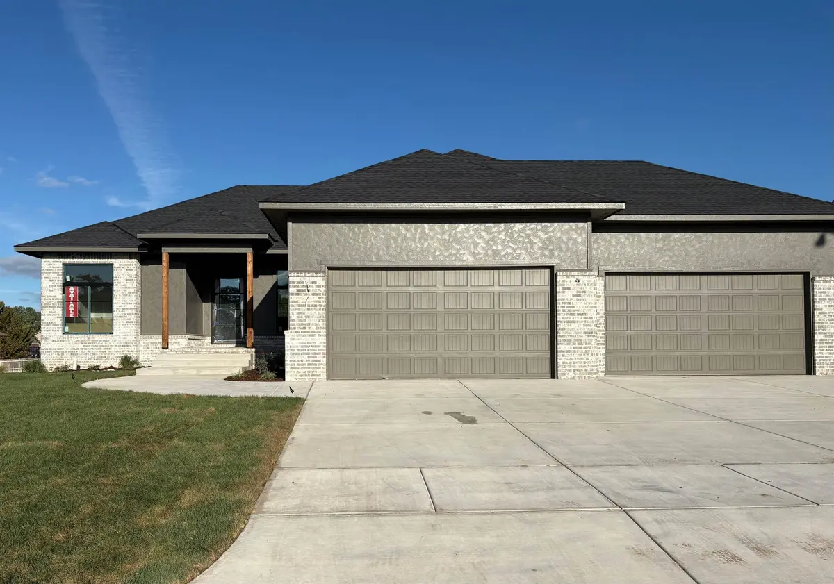 1526 N Shadow Rock Dr, Andover, KS 67002