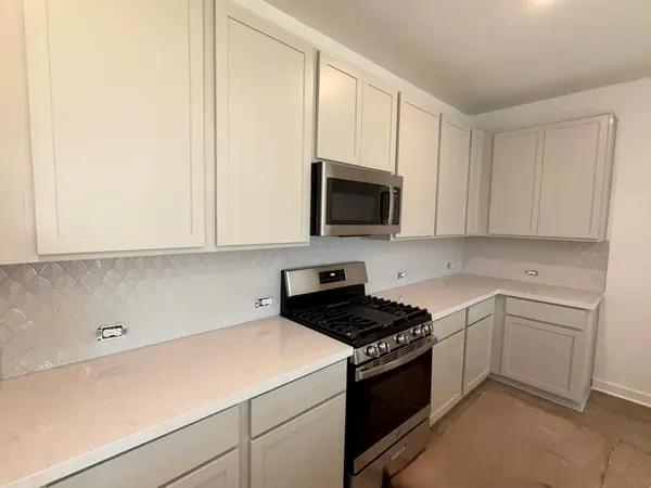 504 Bloomington LOOP, Hutto, TX 78634
