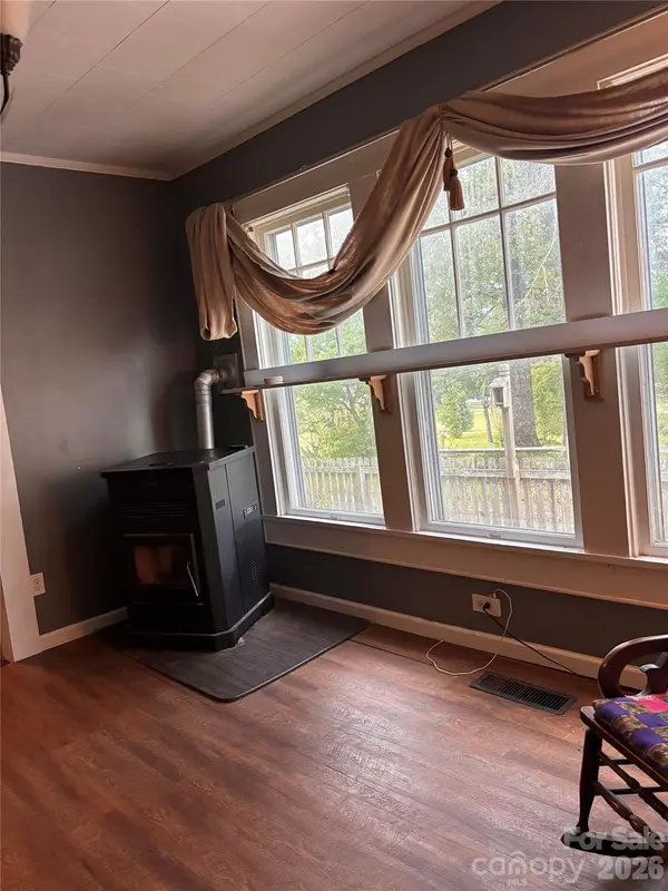 4156 Rocky Springs RD, Hiddenite, NC 28636
