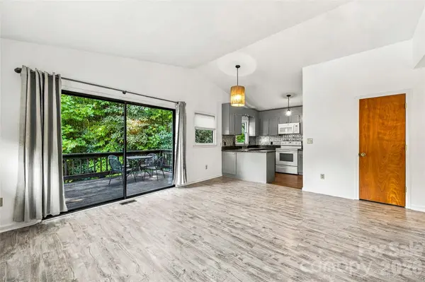 117 View De Lake DR, Etowah, NC 28729