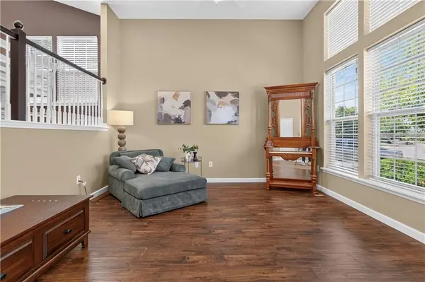 1433 Glen DR, Louisburg, KS 66053