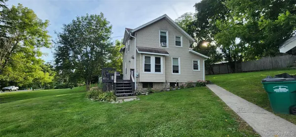 613-615 Salt Point TPKE, Hyde Park, NY 12601