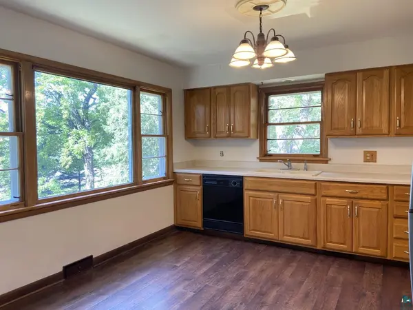 3296 Midway Rd, Proctor, MN 55810