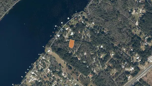 203 SPRING CREEK DR, San Mateo, FL 32187