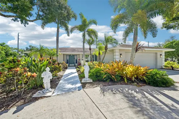 8111 TIMBER LAKE LN, Sarasota, FL 34243