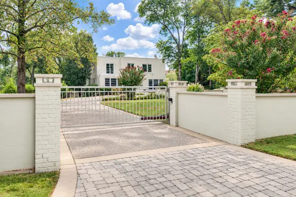1417 Graybar Ln, Nashville, TN 37215